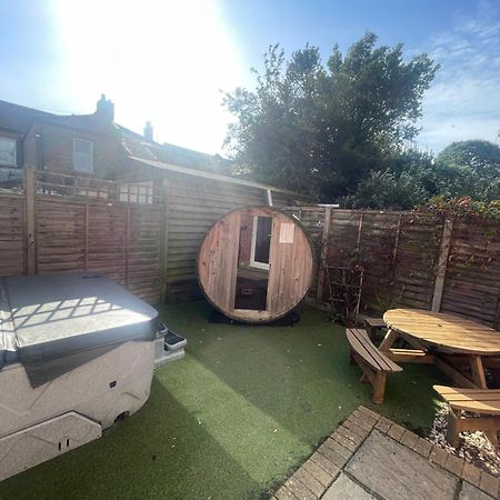 Holiday Home Hot Tub&Sauna Bournemouth Exterior foto