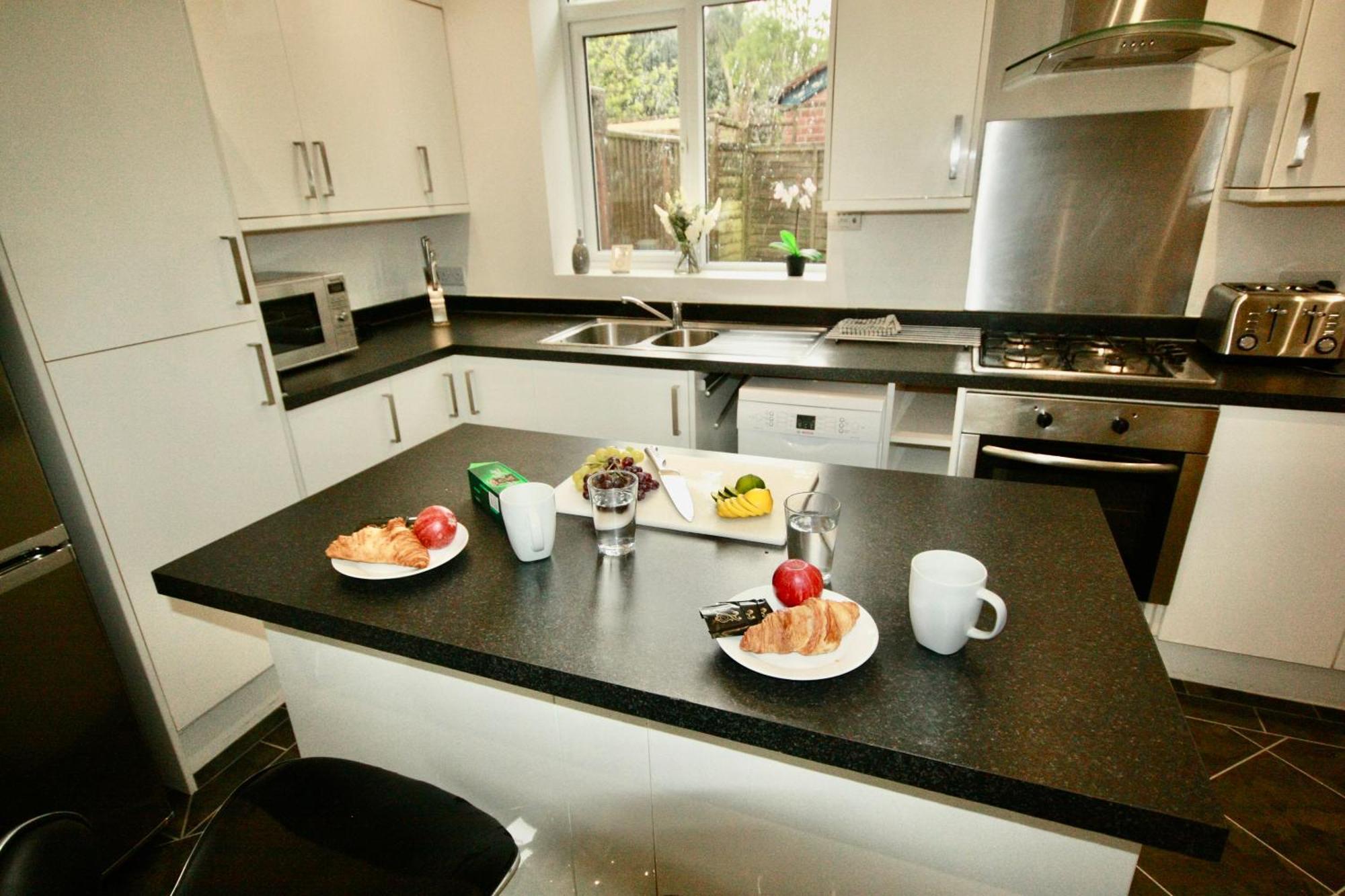 Holiday Home Hot Tub&Sauna Bournemouth Exterior foto