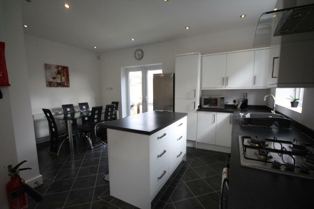 Holiday Home Hot Tub&Sauna Bournemouth Exterior foto